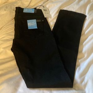 NWT 7 for all mankind black Kimmie straight leg jeans